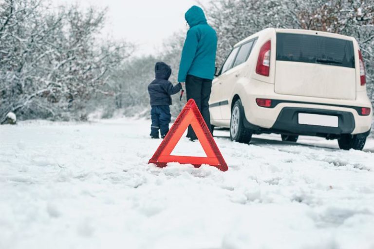 Jak dbać o samochód zimą? Przyjazne samochody